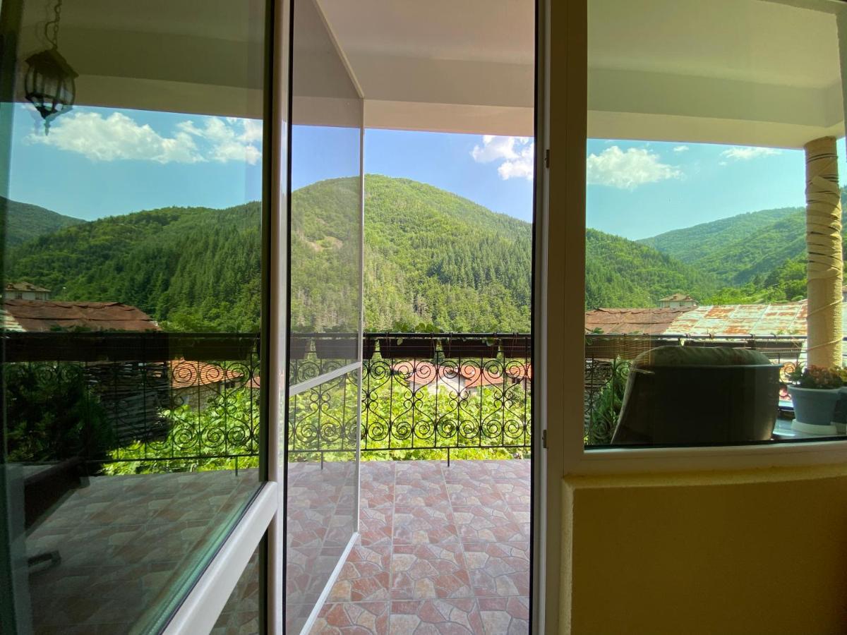 Къща За Гости Хаджиевата Къща Smolyan Buitenkant foto