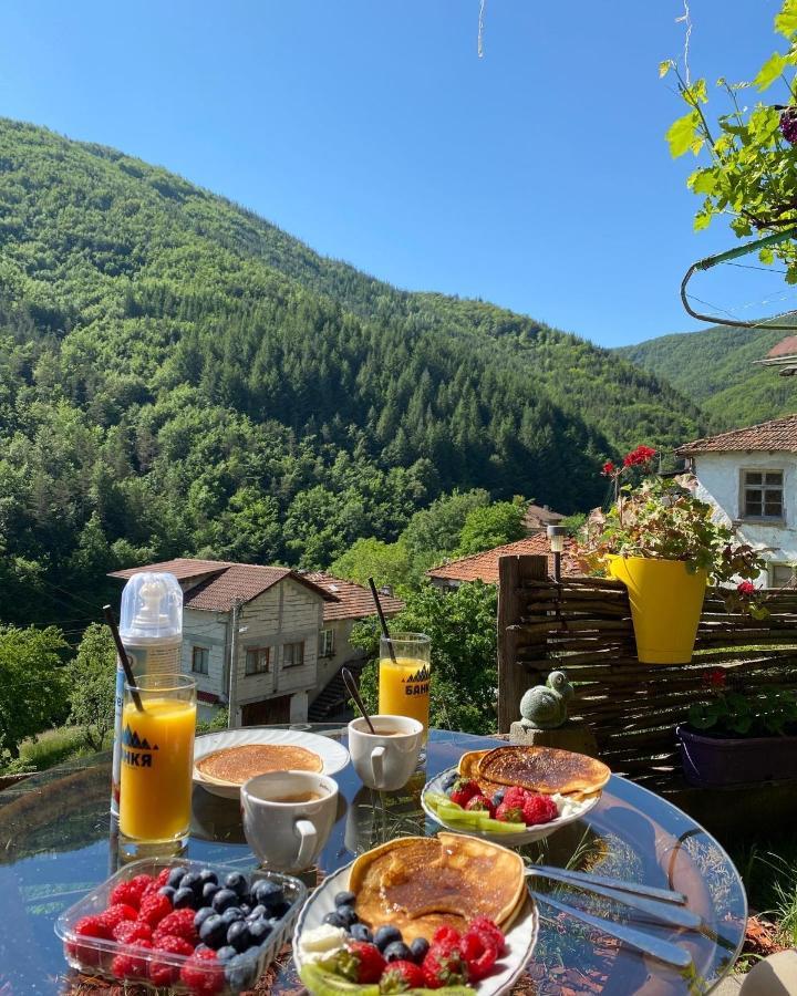 Къща За Гости Хаджиевата Къща Smolyan Buitenkant foto