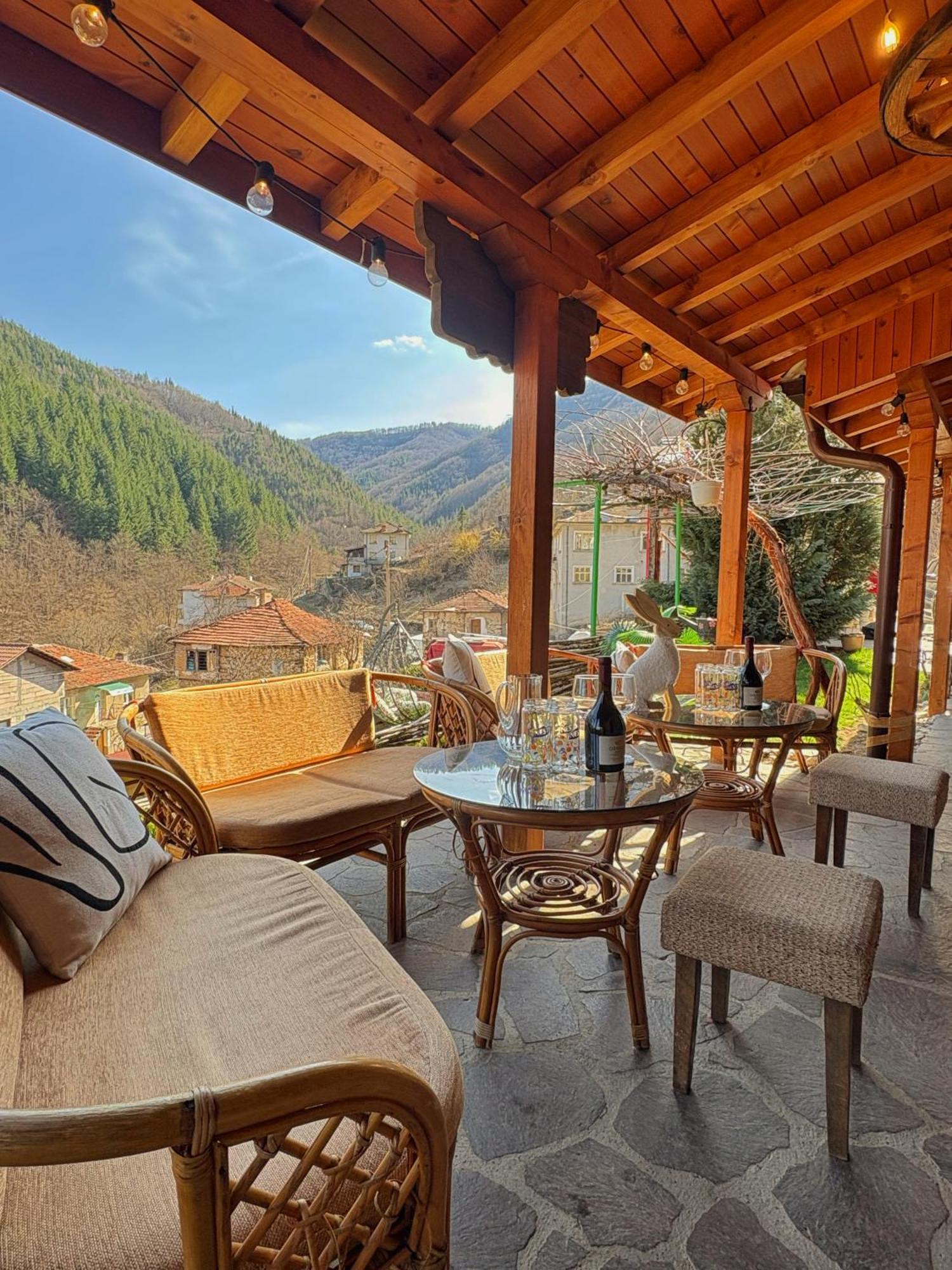 Къща За Гости Хаджиевата Къща Smolyan Buitenkant foto