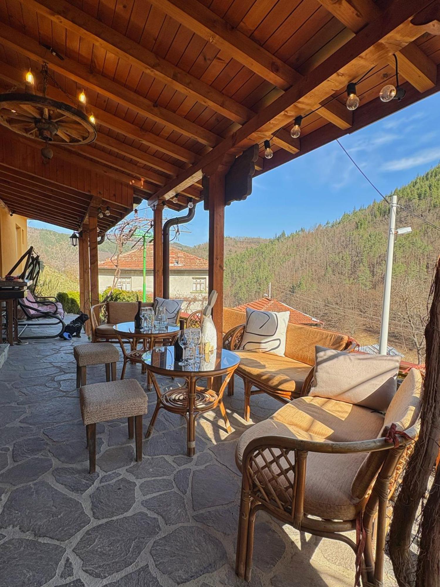 Къща За Гости Хаджиевата Къща Smolyan Buitenkant foto